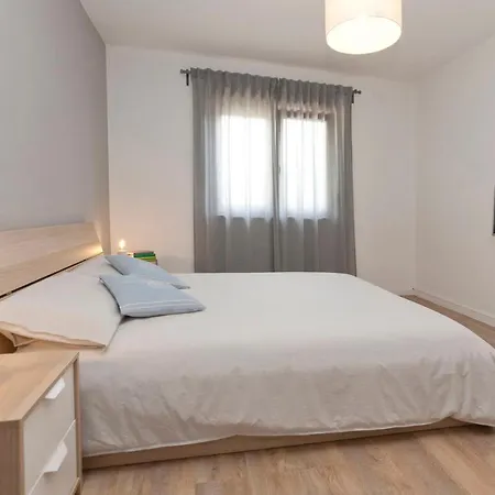 Apartment Rr *